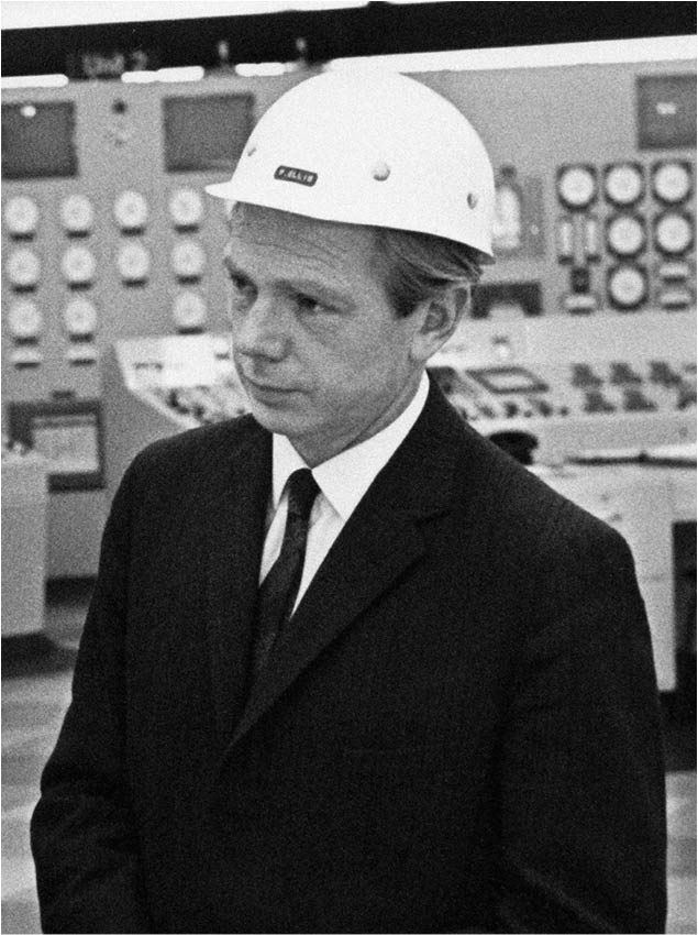 Peter Ellis (on right0