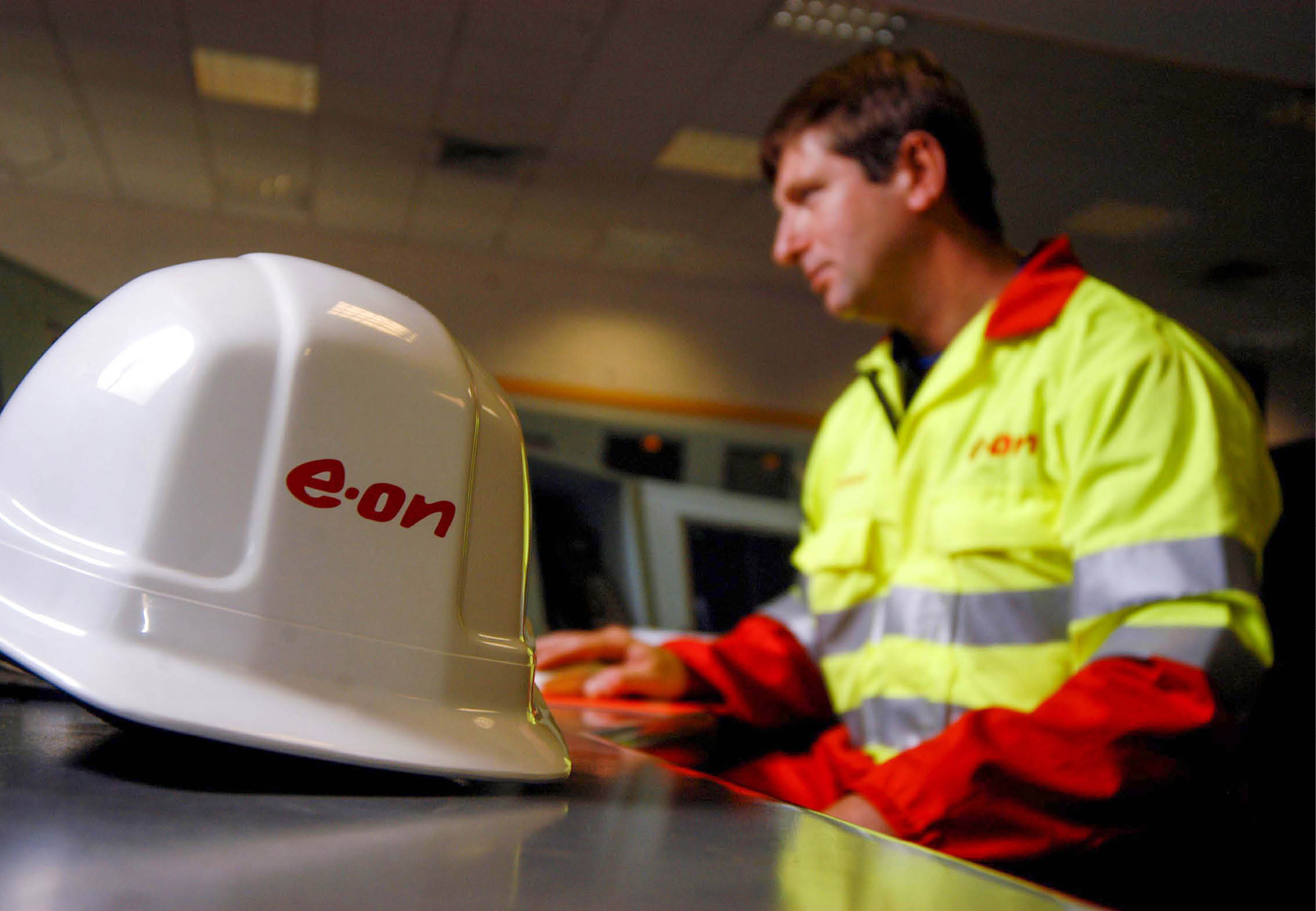 (Photo shoot 0804-105) e-on branding. Ratcliffe power station. Control room.