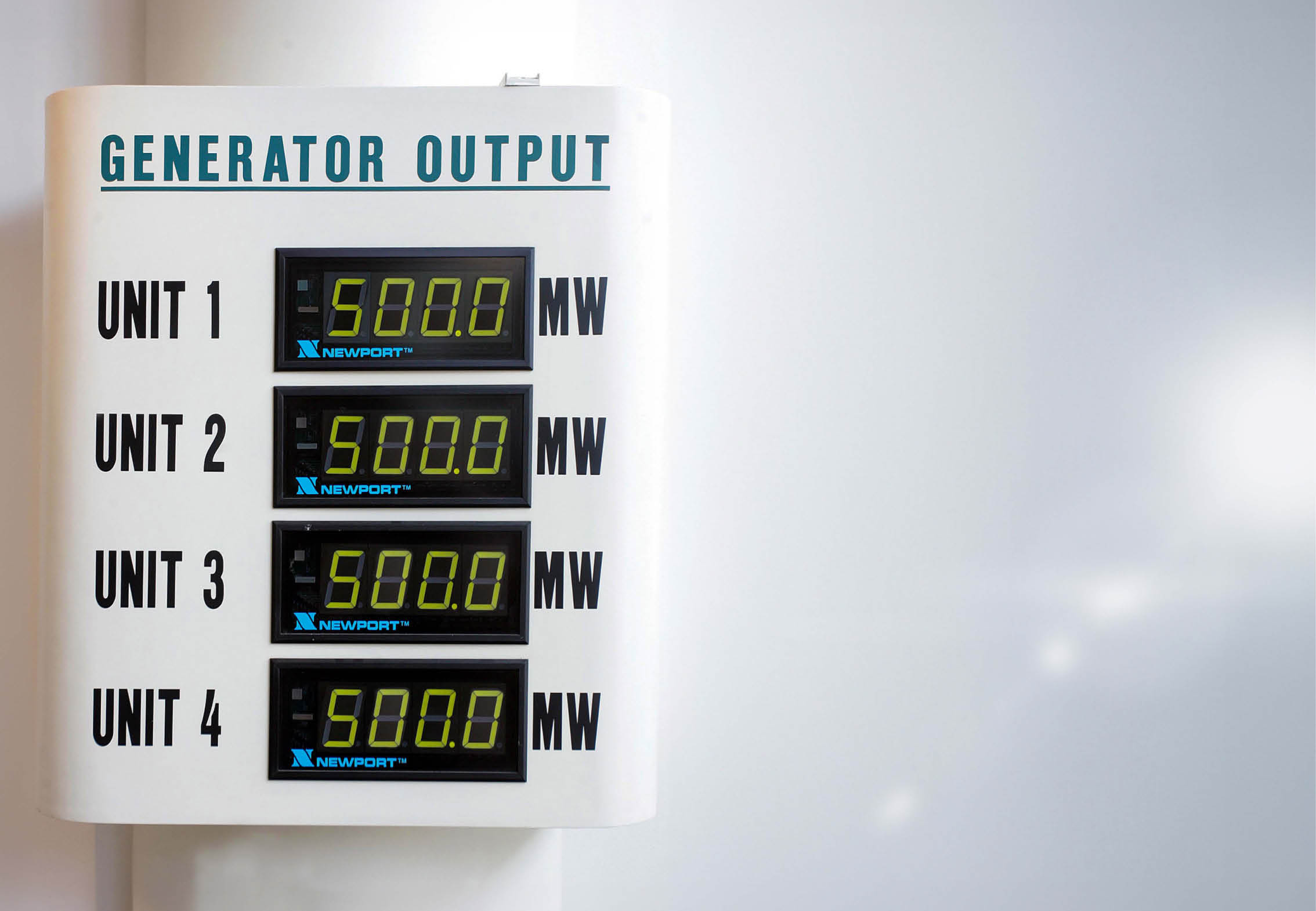 (Photo shoot no: 0606-007) Signing Ceremony at Ratcliffe Power Station for Nottinghamshire's declaration on climate change.