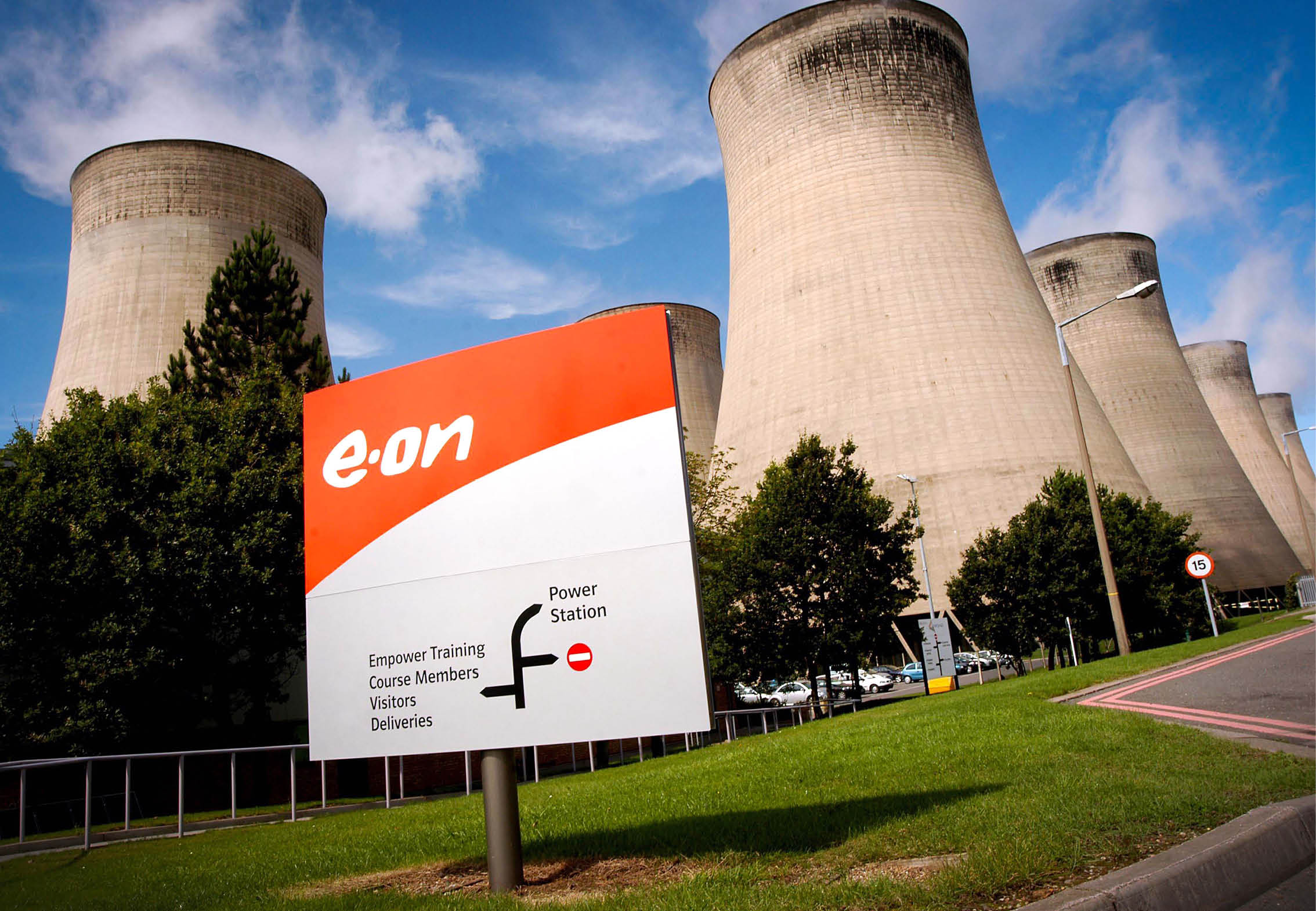 (Photo shoot 0804-105) e-on branding. Ratcliffe power station. Control room.